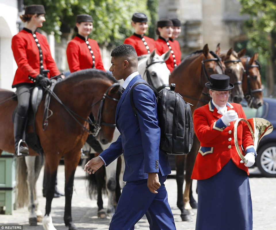 Marcus Rashford, cầu thủ năm nay mới 18 tuổi cũng được kỳ vọng rất nhiều.
