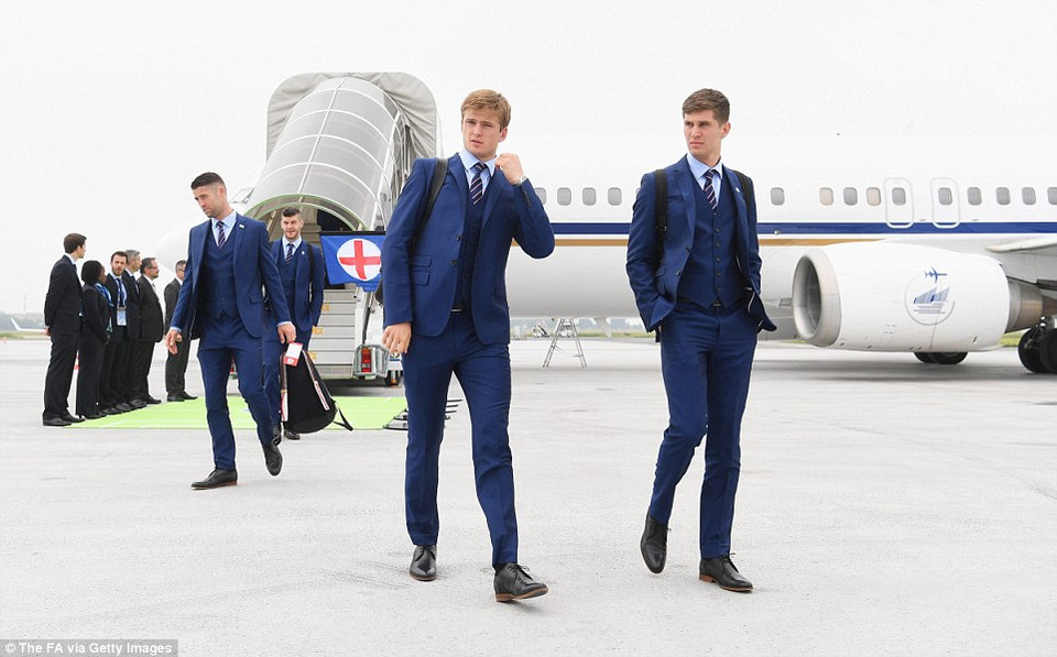 ... hai cầu thủ trẻ Eric Dier và John Stones, hai cầu thủ năm nay mới chỉ 22 tuổi.