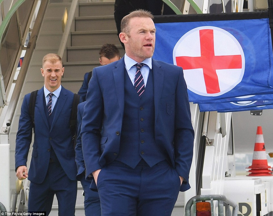 Đội tuyển Anh chính thức đặt chân đến Pháp.