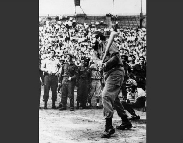 Ông Fidel trong một trận đấu bóng chày ở Havana