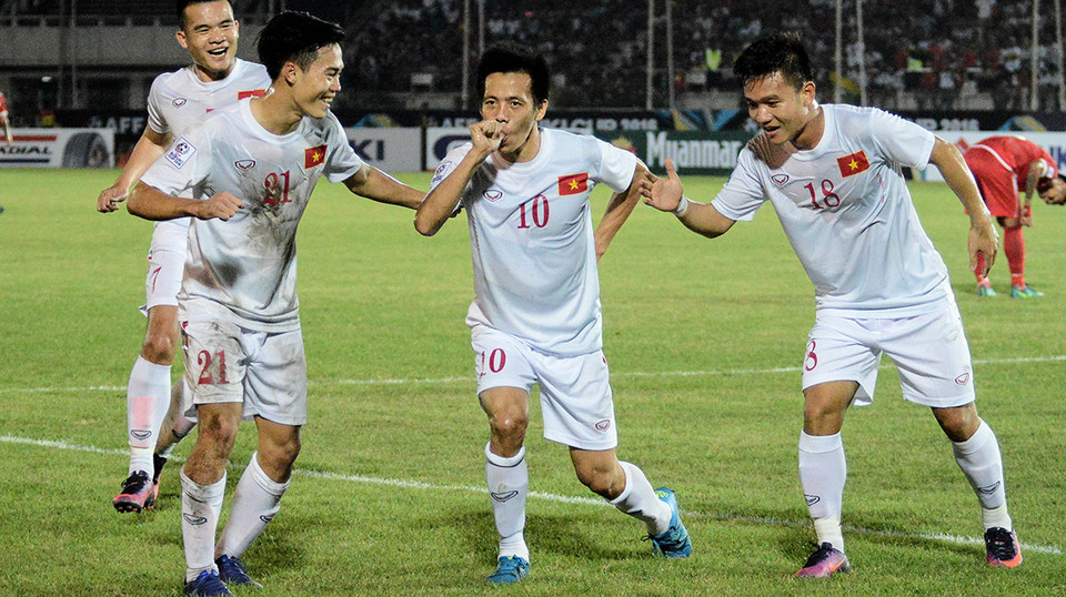 Tuy nhiên, Văn Quyết đã nhanh chóng mang đến niềm vui khi ghi bàn thắng ở phút 23. (Nguồn: Affsuzukicup)