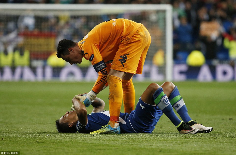 Khi mà họ đã bỏ lỡ cơ hội để viết tiếp câu chuyện cổ tích của mình ở Champions League.