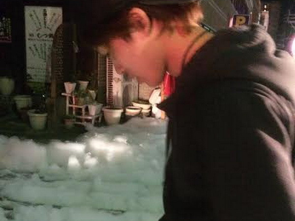 Hình ảnh bọt trắng được nhiều người đăng tải lên Twitter.