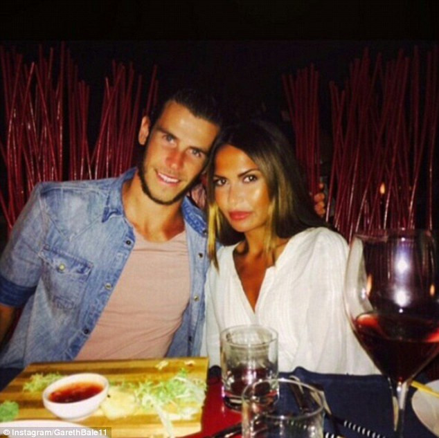 Emma Rhys-Jones, vợ của ngôi sao Xứ Wales Gareth Bale.