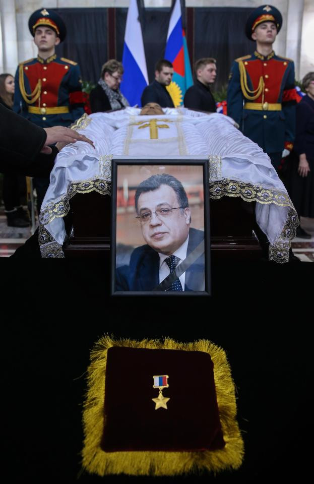 Linh cữu Đại sứ Nga Karlov. (Nguồn: Getty Images)