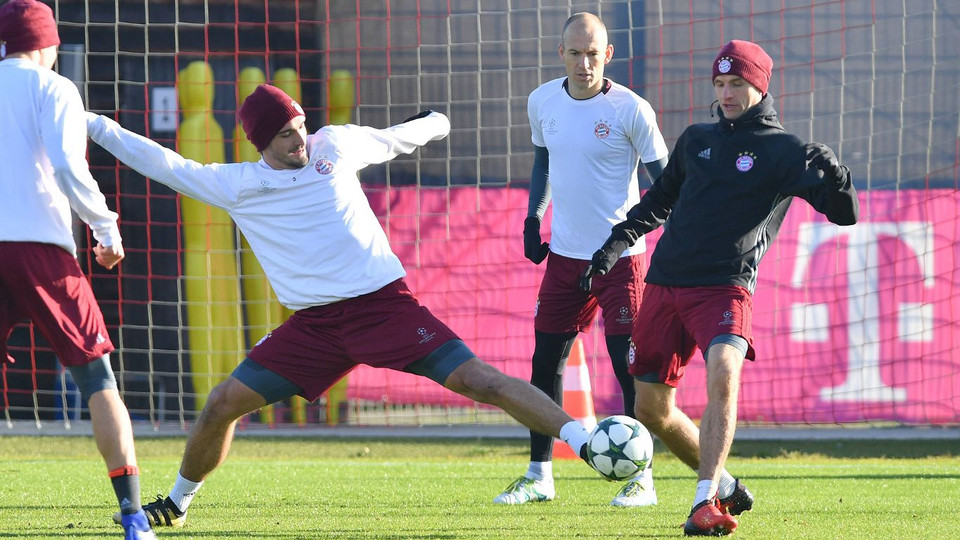 Với sơ đồ này, Mueller (bìa phải) sẽ có nhiều đất diễn hơn hơn thay vì gò bó ở cánh phải. (Nguồn: fcbayern.com)