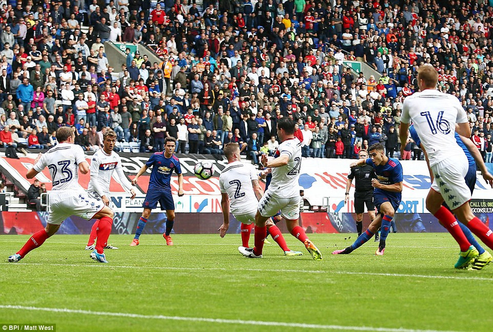 Đến phút 62, Andreas Pereira ấn định chiến thắng 2-0 cho Manchester United.