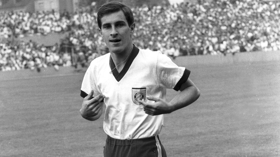 Vào ngày 9/9/1967, Gustav Jung đã ghi 2 bàn thắng đầu tiên của Bayern ở Dortmund. (Nguồn: fcbayern.com)