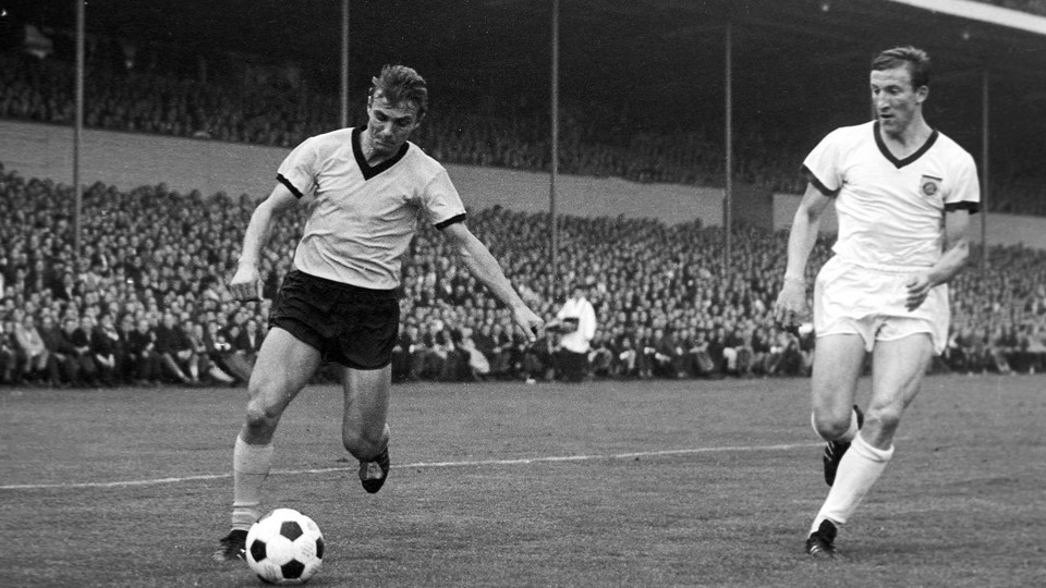 Tuy nhiên, cuối cùng Bayern đã thua với tỷ số 6-3. (Trong ảnh là 'Stan​' Libuda (trái) và ​'Katsche' Schwarzenbeck). (Nguồn: fcbayern.com)