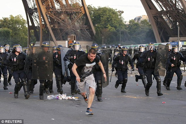 Theo truyền thông, nhiều người đã bị cảnh sát bắt giữ.