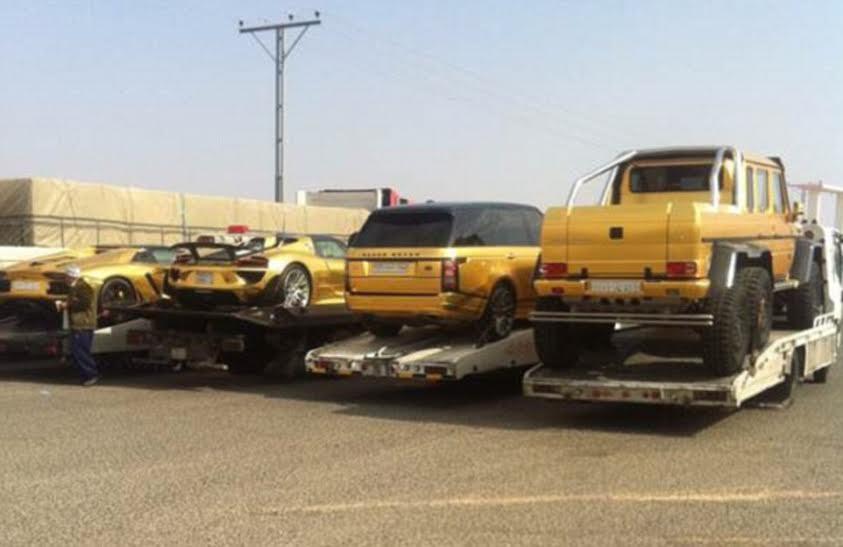 Abdullah đã phải tốn rất nhiều tiền để đưa những chiếc xe này theo mình đến London. (Nguồn: DM)