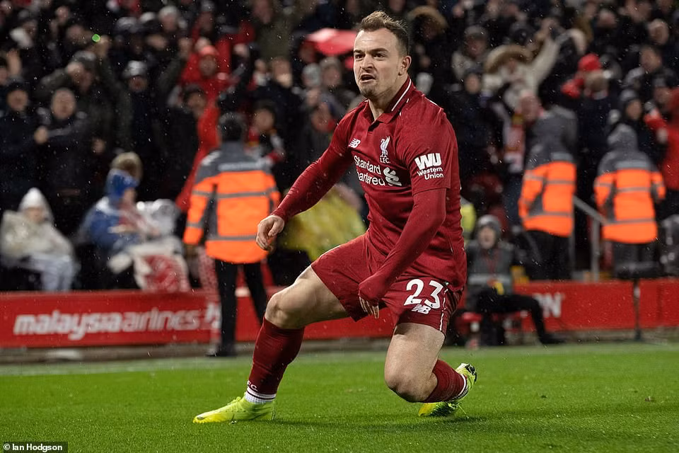 Xherdan Shaqiri đã sắm vai người hùng của The Kop với một cú đúp chỉ ít phút sau khi vào sân.