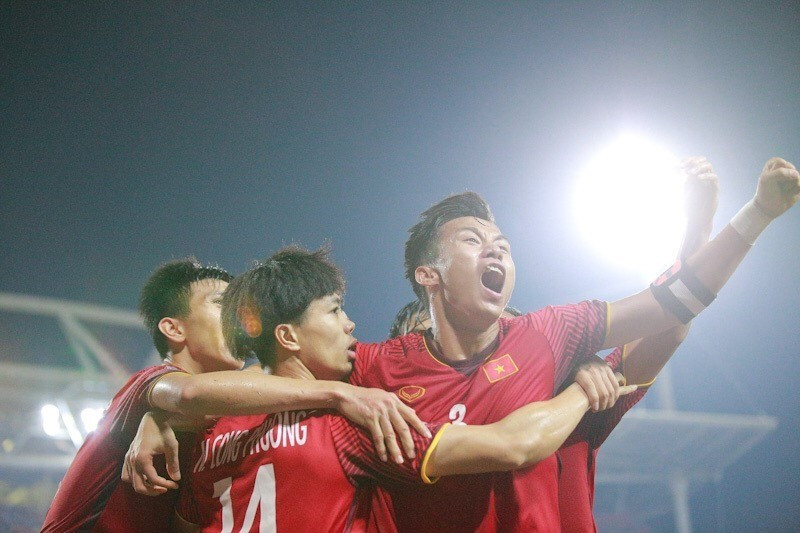 ... giúp đội tuyển Việt Nam đánh bại Philippines 2-1, và có lần đầu tiên thắng tại Mỹ Đình ở vòng bán kết, qua đó lần thứ 3 vào chung kết AFF Cup.