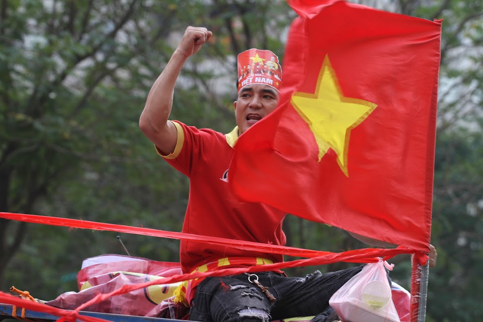 Muôn kiểu cổ đổng cho đội tuyển Việt Nam. (Ảnh: Minh Sơn/Vietnam+)