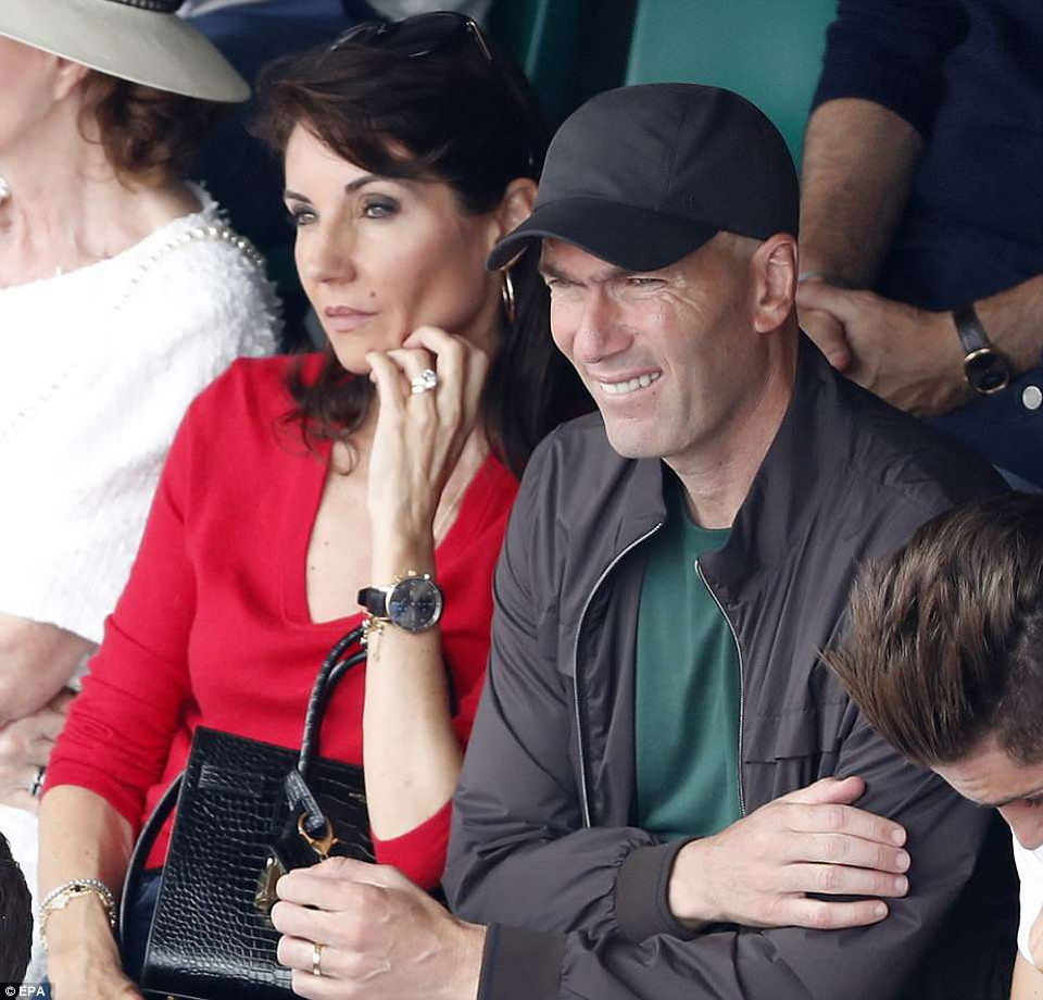 Cựu HLV Real Madrid Zidane đến theo dõi Nadal thi đấu.