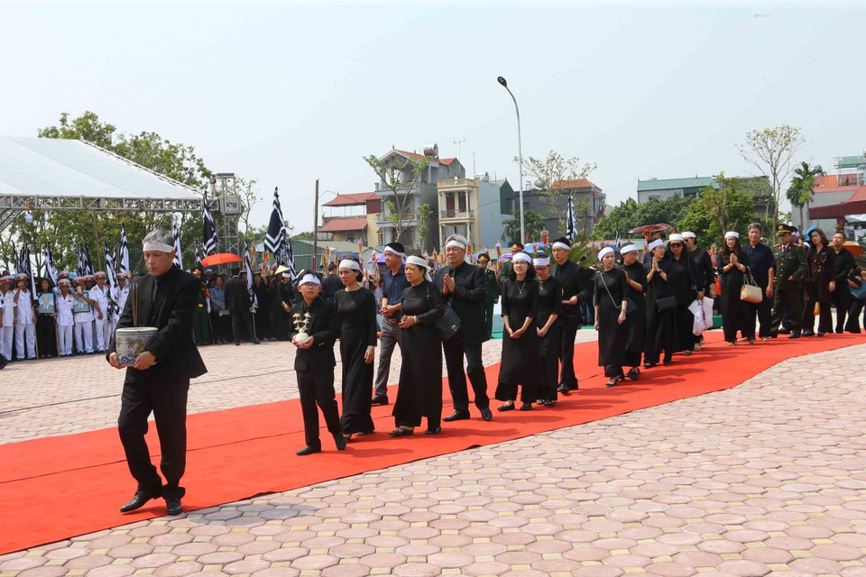 Gia quyến nguyên Tổng Bí thư Đỗ Mười. (Ảnh: Doãn Tấn/TTXVN)