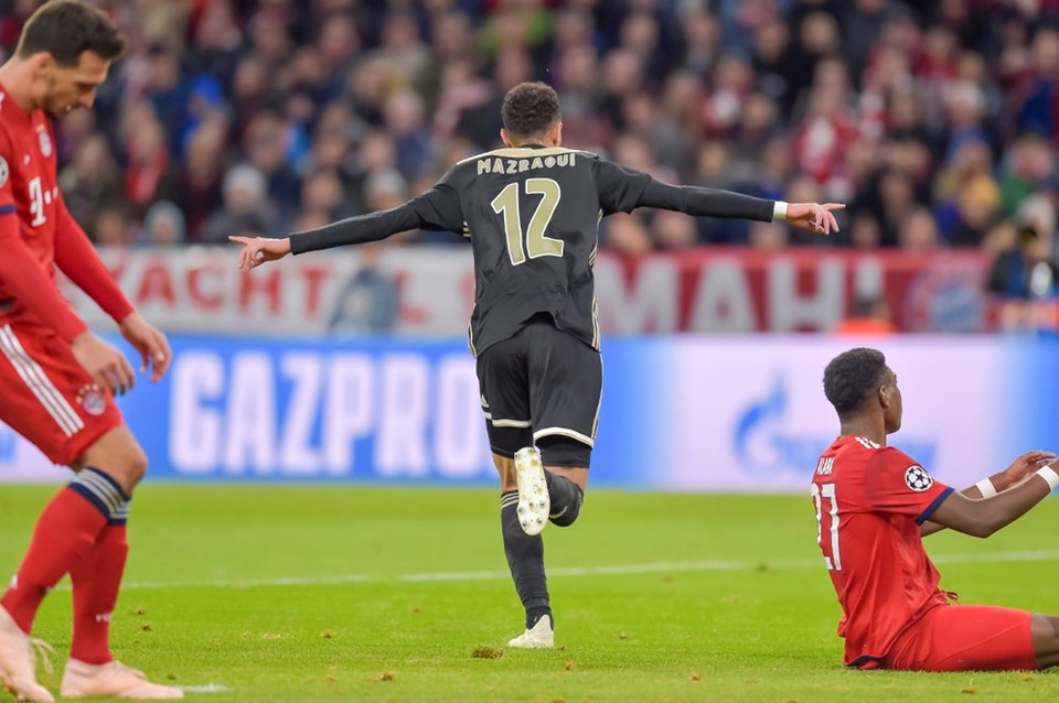 Tuy nhiên, Noussair Mazraoui đã nhanh chóng gỡ hòa 1-1 cho Ajax.