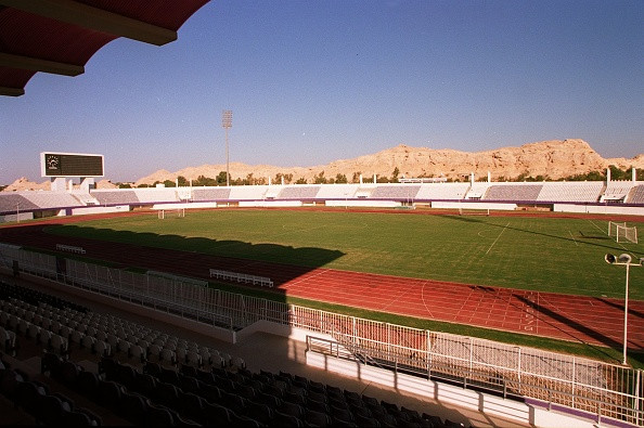 Sân Khalifa Bin Zayed International (Al Ain), có sức chứa 16.000 chỗ ngồi. 