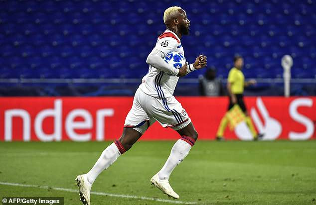 ...để khép lại trận đấu với tỷ số hòa 2-2, qua đó tiếp tục dẫn đầu bảng F.