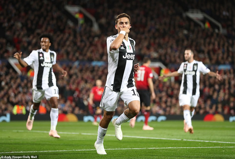 Paulo Dybala đã sắm vai người hùng của Juventus...