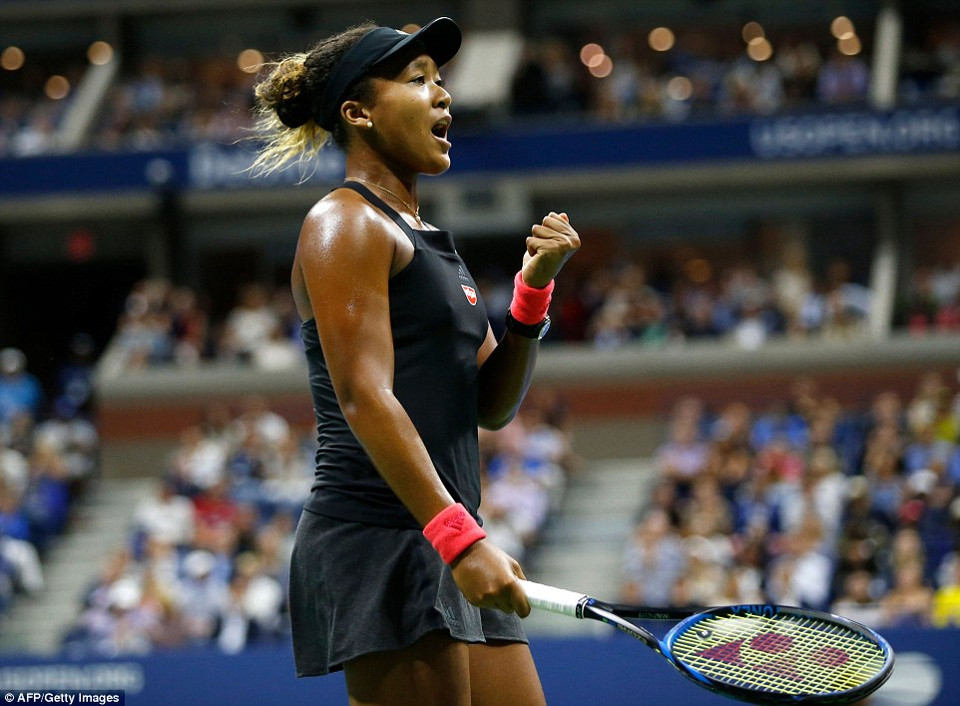 ...để rồi kết thúc trận đấu với chiến thắng 6-2, 6-4 sau 79 phút thi đấu.