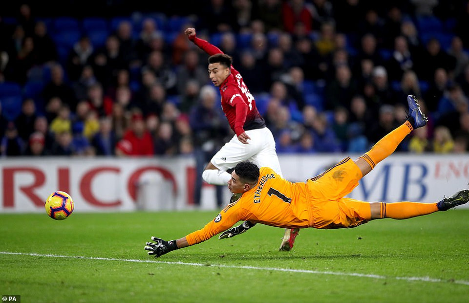 Và khi thời gian bước sang phút 90, Jesse Lingard đã hoàn tất cú đúp sau đường chuyền của Pogba để ấn định tỷ số 5-1 cho Manchester United.