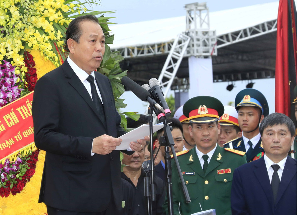 Đồng chí Trương Hòa Bình, Ủy viên Bộ Chính trị, Phó Thủ tướng thường trực Chính phủ, Trưởng Ban Tổ chức Lễ tang phát biểu cảm ơn và tuyên bố kết thúc Lễ Quốc tang Chủ tịch nước Trần Đại Quang. (Ảnh: Nhan Sáng/TTXVN)