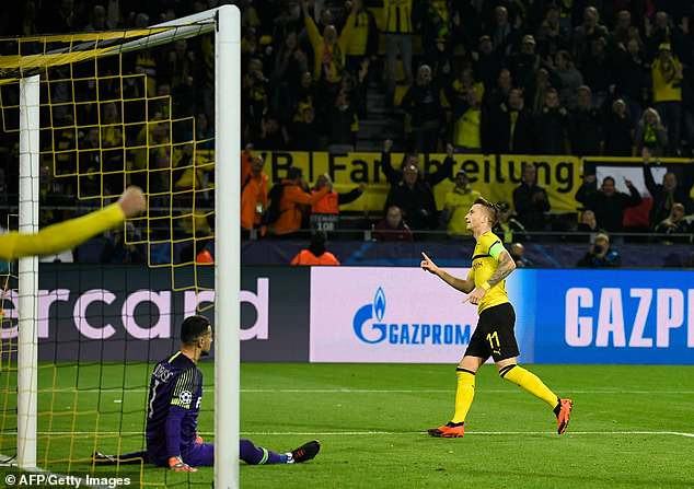 ...và thủ quân Marco Reus.