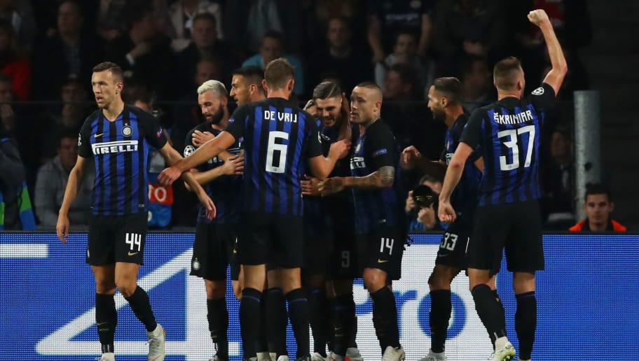 ...để mang chiến thắng 2-1 về cho Inter Milan trước PSV Eindhoven.