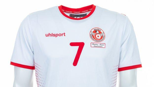 Áo đấu đội tuyển Tunisia - bảng G.