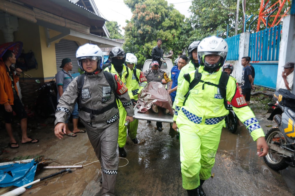 Số người bị thương và thiệt mạng có thể vẫn còn tăng thêm. (Nguồn: EPA)