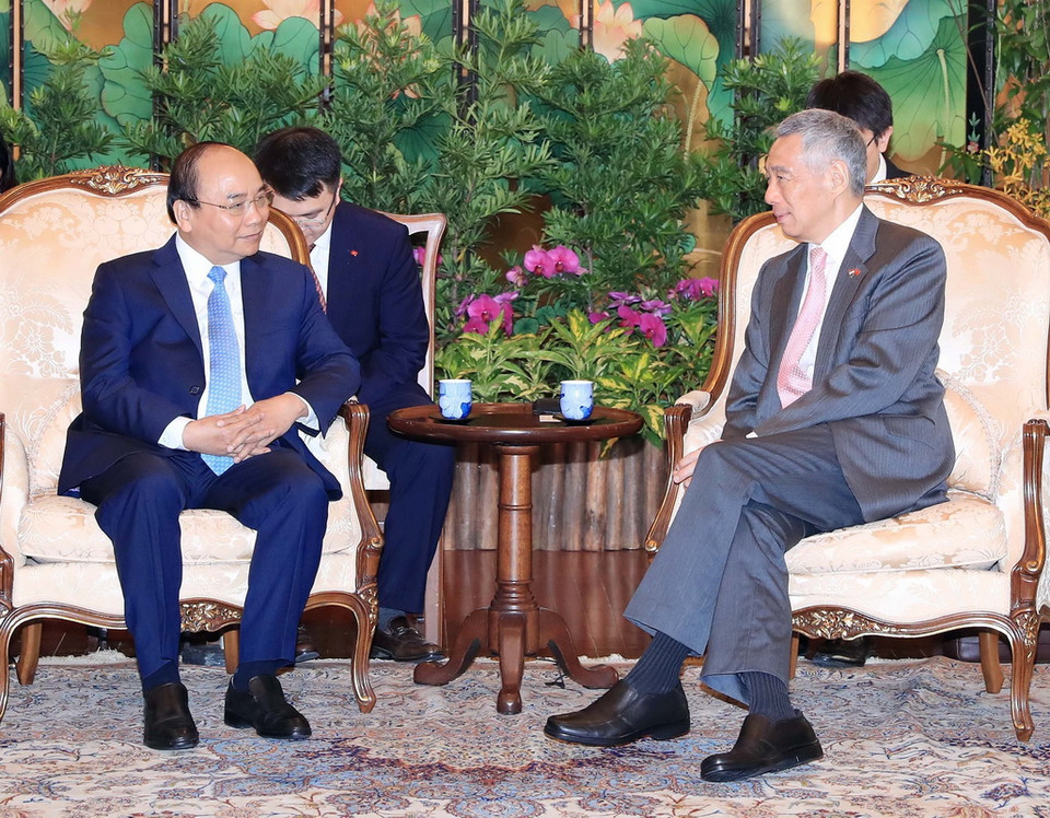 Thủ tướng Nguyễn Xuân Phúc và Thủ tướng Singapore Lý Hiển Long tại hội đàm. (Ảnh: Thống Nhất/TTXVN)