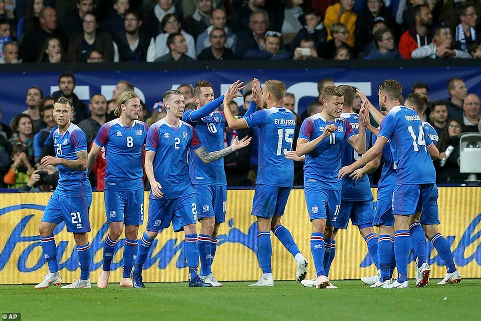 Thậm chí, đến phút 58, Iceland tiếp tục hưởng niềm vui với bàn nhân đôi cách biệt của Kari Arnason.