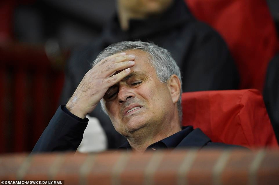 Trận hòa này khiến Jose Mourinho đang rất gần với ngày phải chia tay đội bóng.