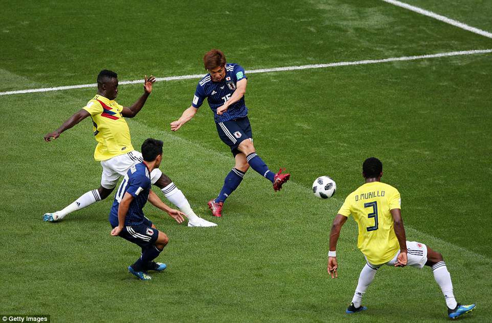 Sang hiệp 2, đội tuyển Nhật Bản chủ động chơi dâng cao...