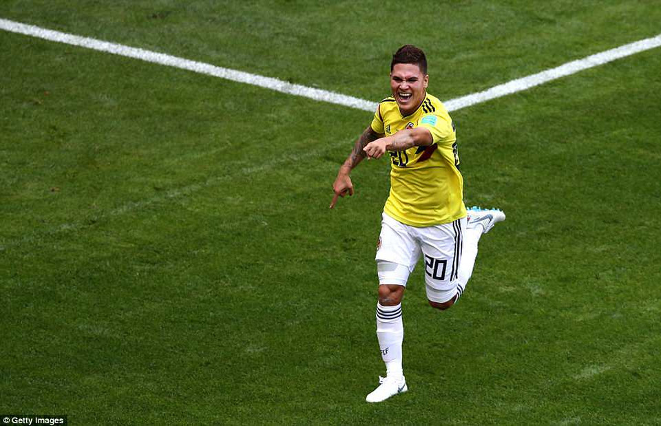 Juan Quintero giúp Colombia san bằng tỷ số 1-1.
