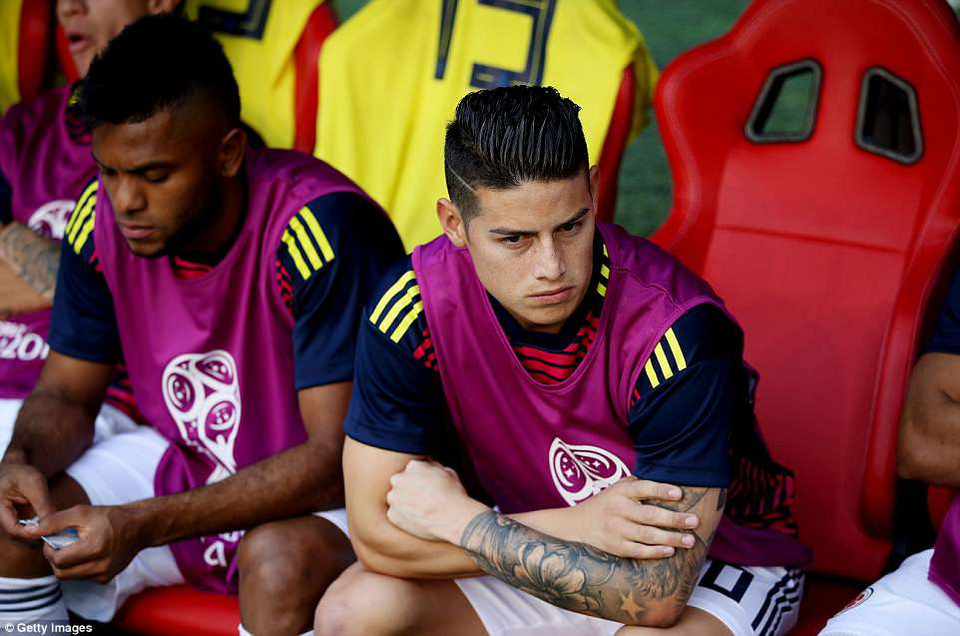 James Rodriguez ngồi dự bị ở trận ra quân...