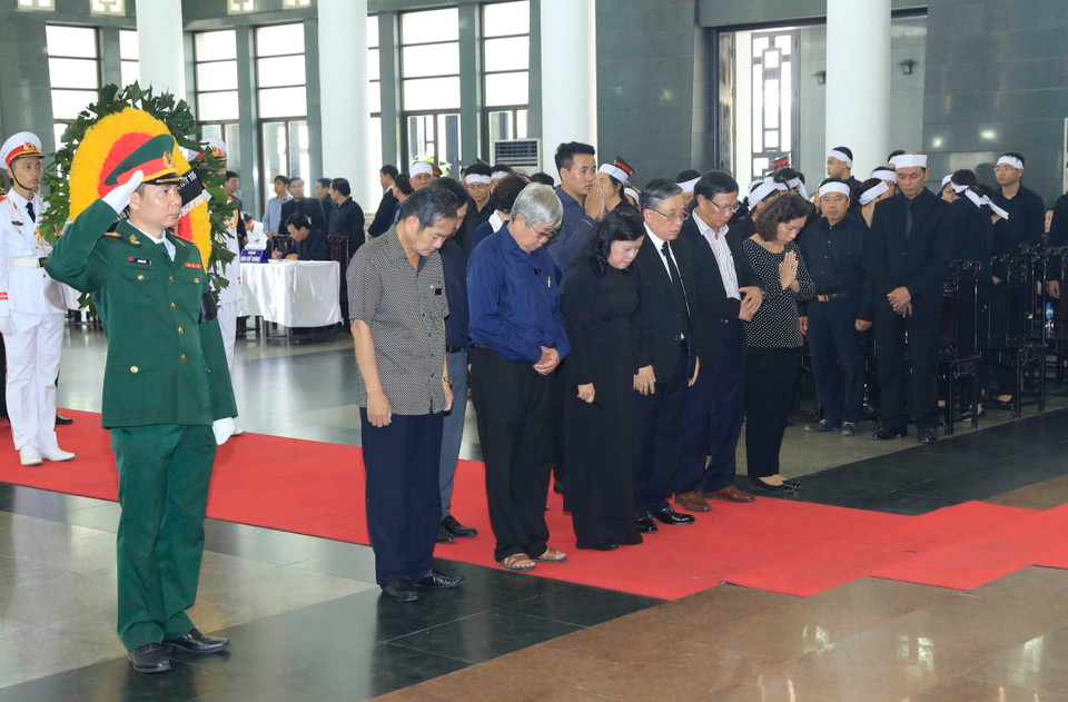 Đoàn Tổng hội Y học Việt Nam viếng Chủ tịch nước Trần Đại Quang. (Ảnh: TTXVN)