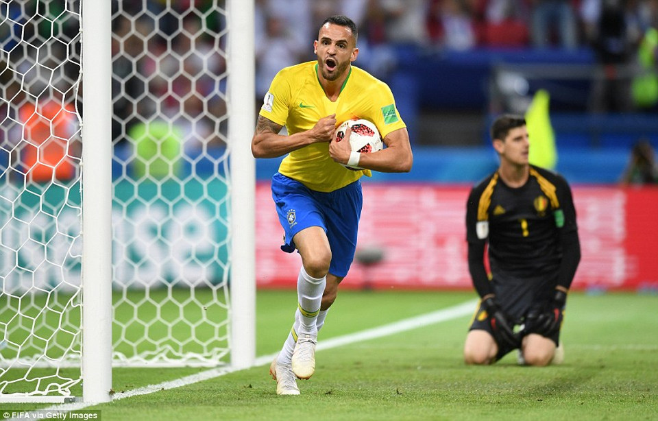 ...khi Augusto ghi bàn rút ngắn tỷ số 1-2 chỉ 3 phút sau khi anh được tung vào sân.