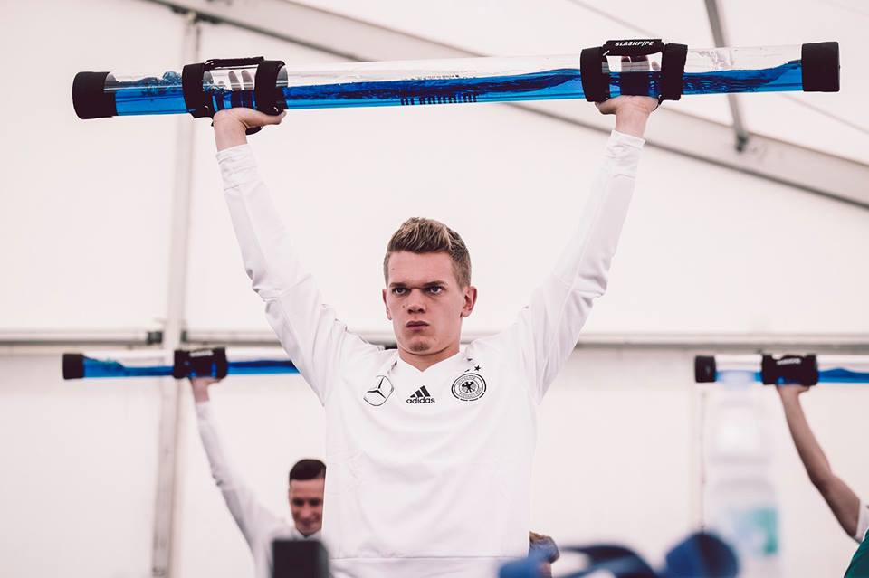 Sự quyết tâm thể hiện trên từng nét mặt của Ginter (Nguồn: dfb.de)