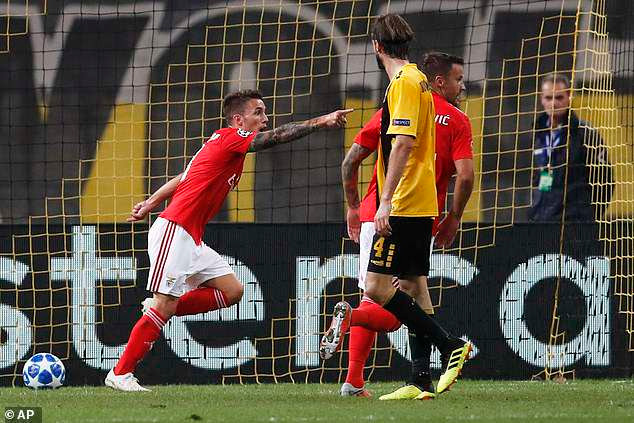 Trong khi đó, Benfica đã có được chiến thắng đầu tay khi đánh bại AEK Athens 3-2.