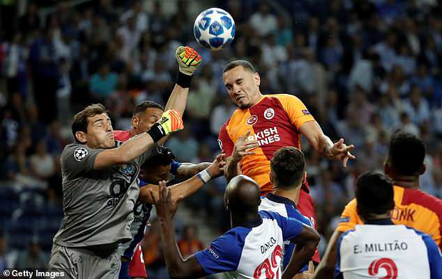 ...giúp Porto đánh bại Galatasaray.