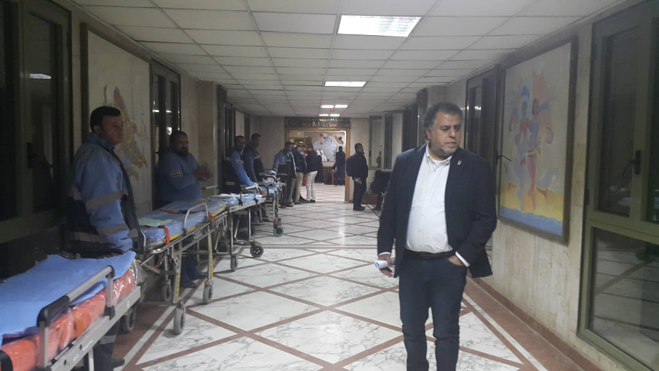 Những người bị thương được đưa tới bệnh viện tại Giza (Ảnh: Anh Tuấn/Cairo)