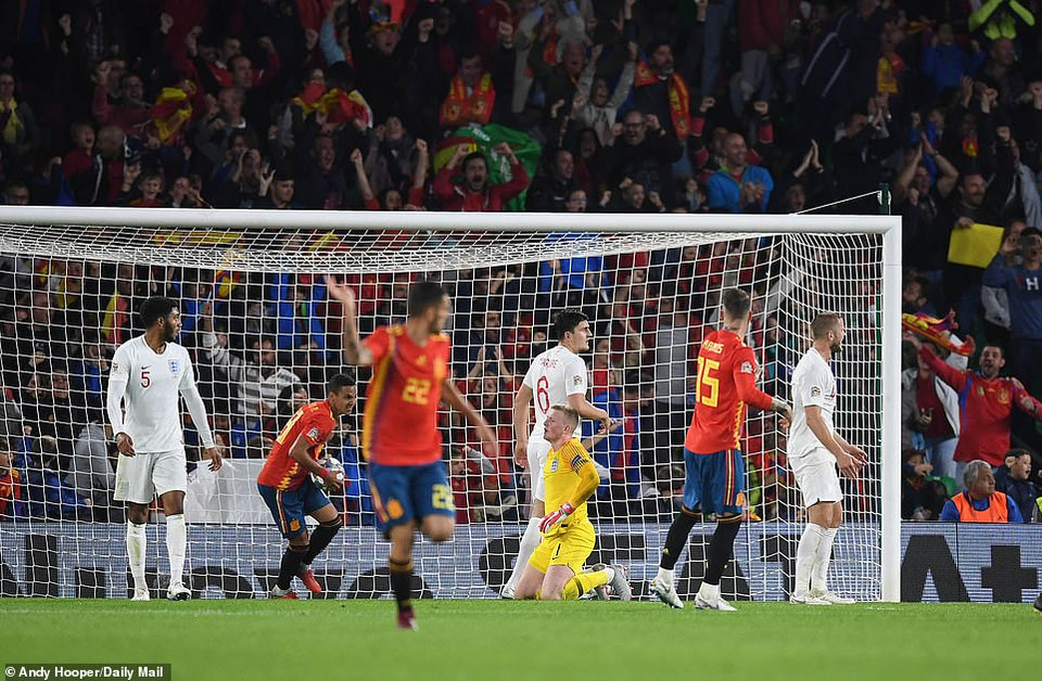 Sang hiệp 2, Tây Ban Nha vùng lên mạnh mẽ và những nỗ lực của họ cũng được đền đáp...