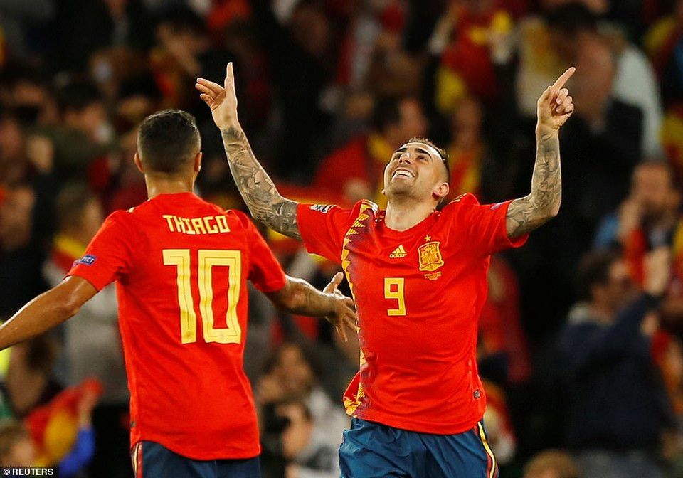 ...bằng bàn thắng rút ngắn tỷ số 1-3 của Francisco Alcacer ở phút 58.