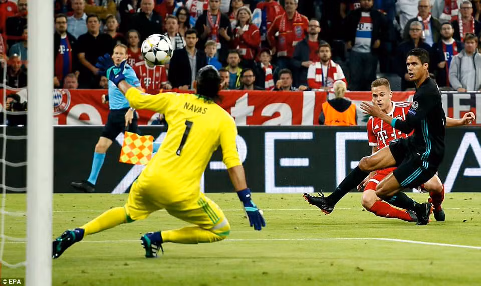 ...sau pha dứt điểm có phần táo bạo của Kimmich ở phút thứ 28.