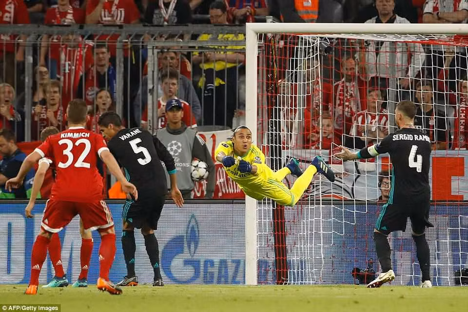 Sau bàn thắng này, Bayern chơi ép sân...