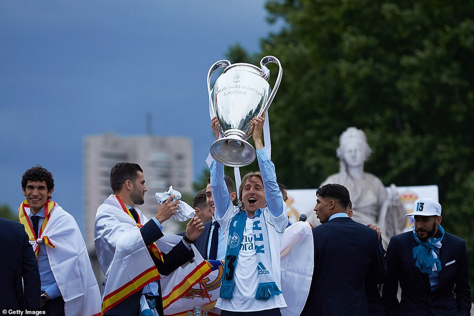 Ở mùa giải vừa qua, Modric đã góp công không nhỏ giúp Real lần thứ 3 liên tiếp vô địch Champions League...