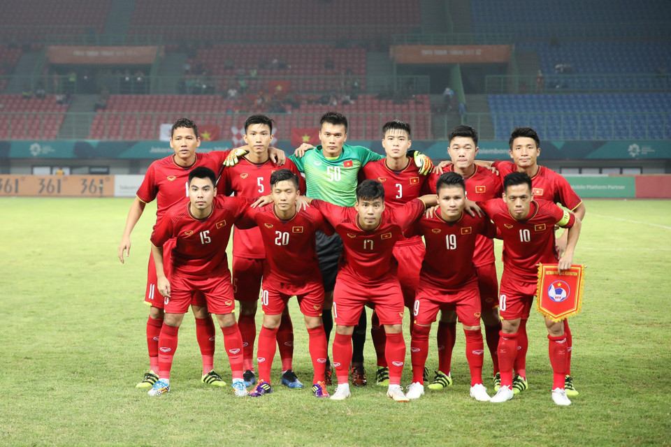 Đội hình ra sân của Olympic Việt Nam. (Ảnh: Hoàng Linh/TTXVN)