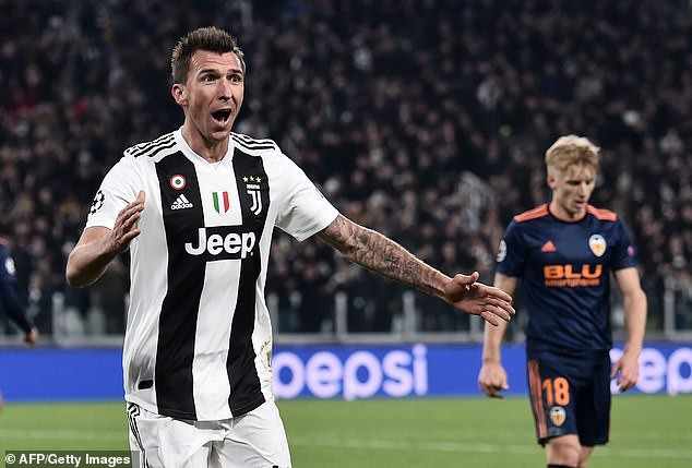 Ở bảng H, Mario Mandzukic đã ghi bàn thắng duy nhất...